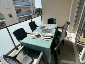 T3 neuf climatisé avec terrasse, piscine et parking à Argelès-sur-Mer - FR-1-732-27